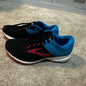 Brooks Ravenna running shoe size 8.5